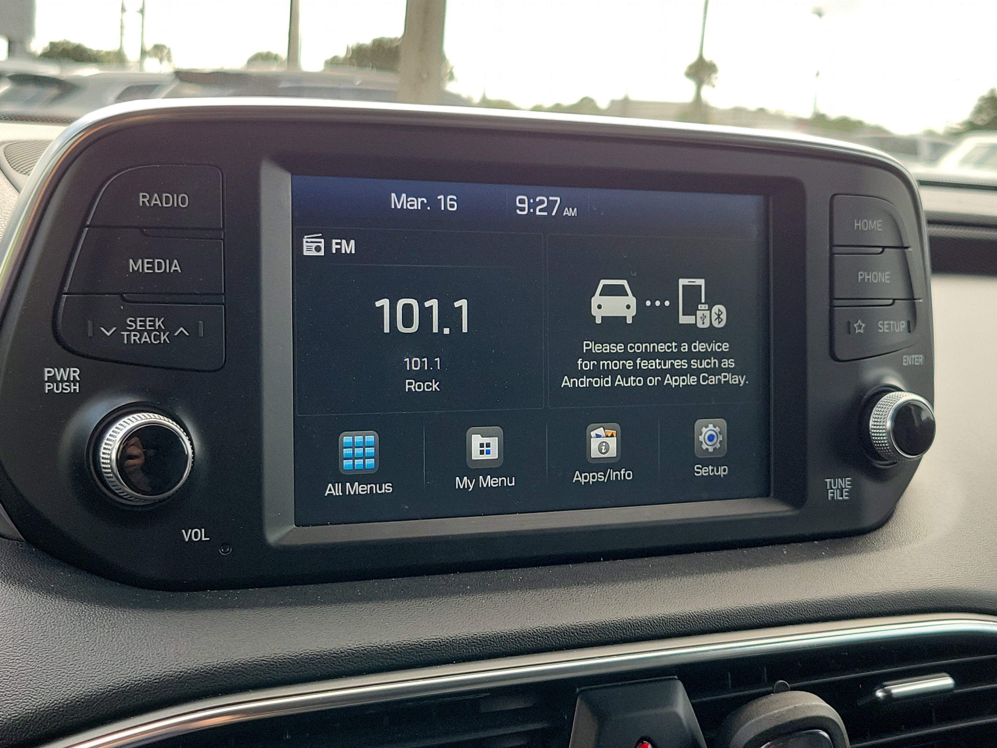 Used 2020 Hyundai Santa Fe SE image 25