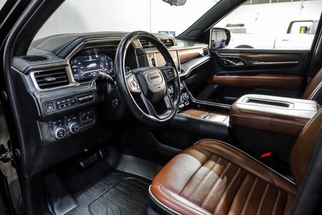Used 2023 GMC Yukon XL Denali Ultimate w/ LPO, Floor Liner Package image 3