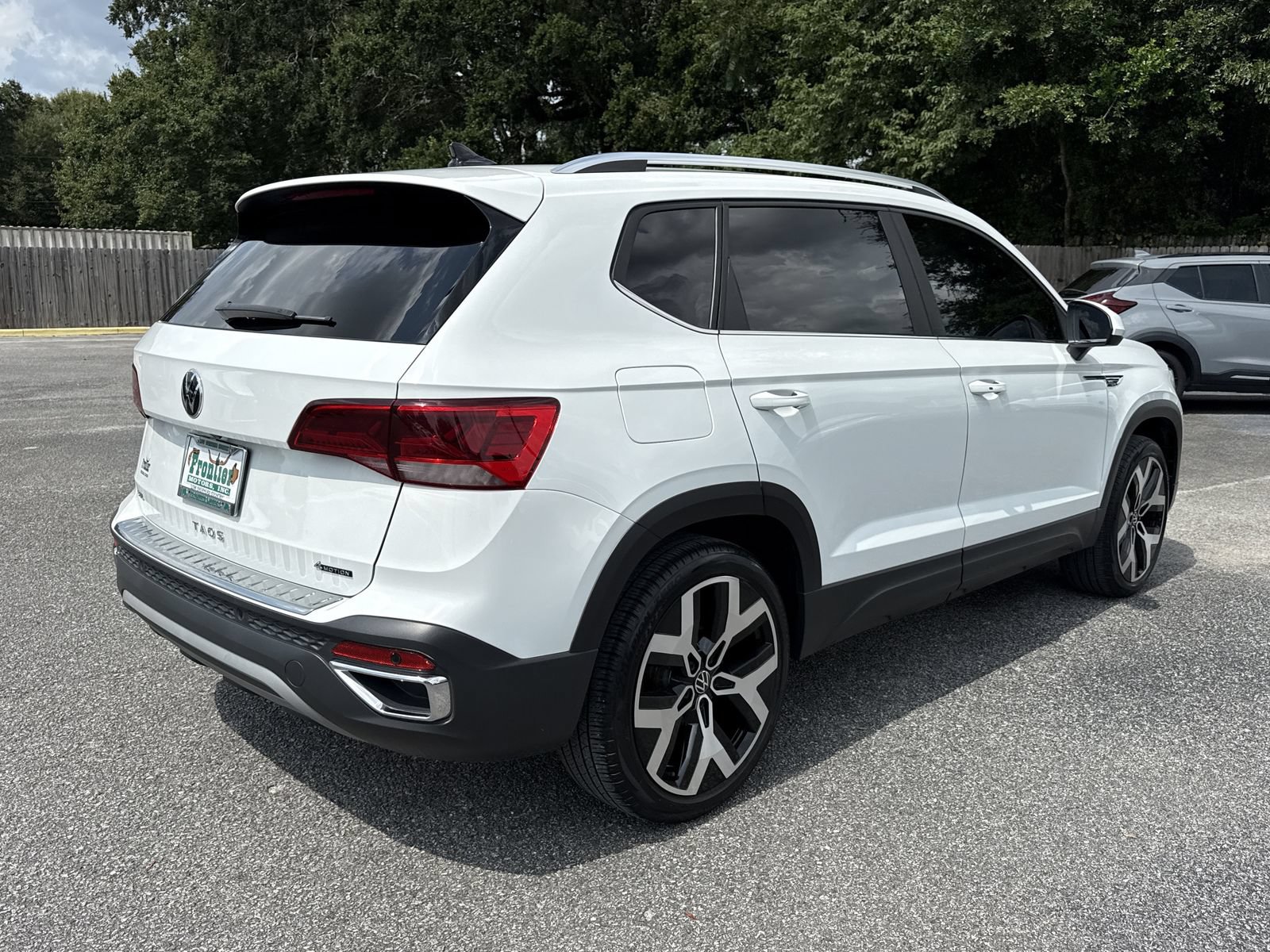 Used 2023 Volkswagen Taos SEL AWD/4WD image 5