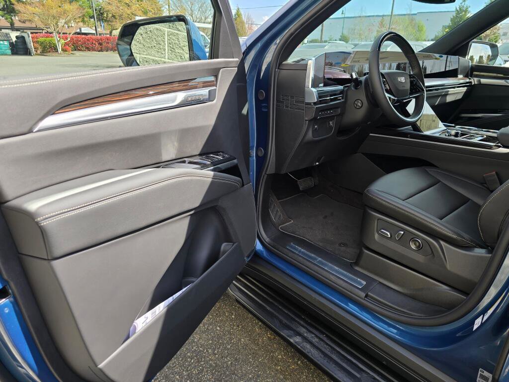 New 2026 Cadillac Escalade 4WD image 30