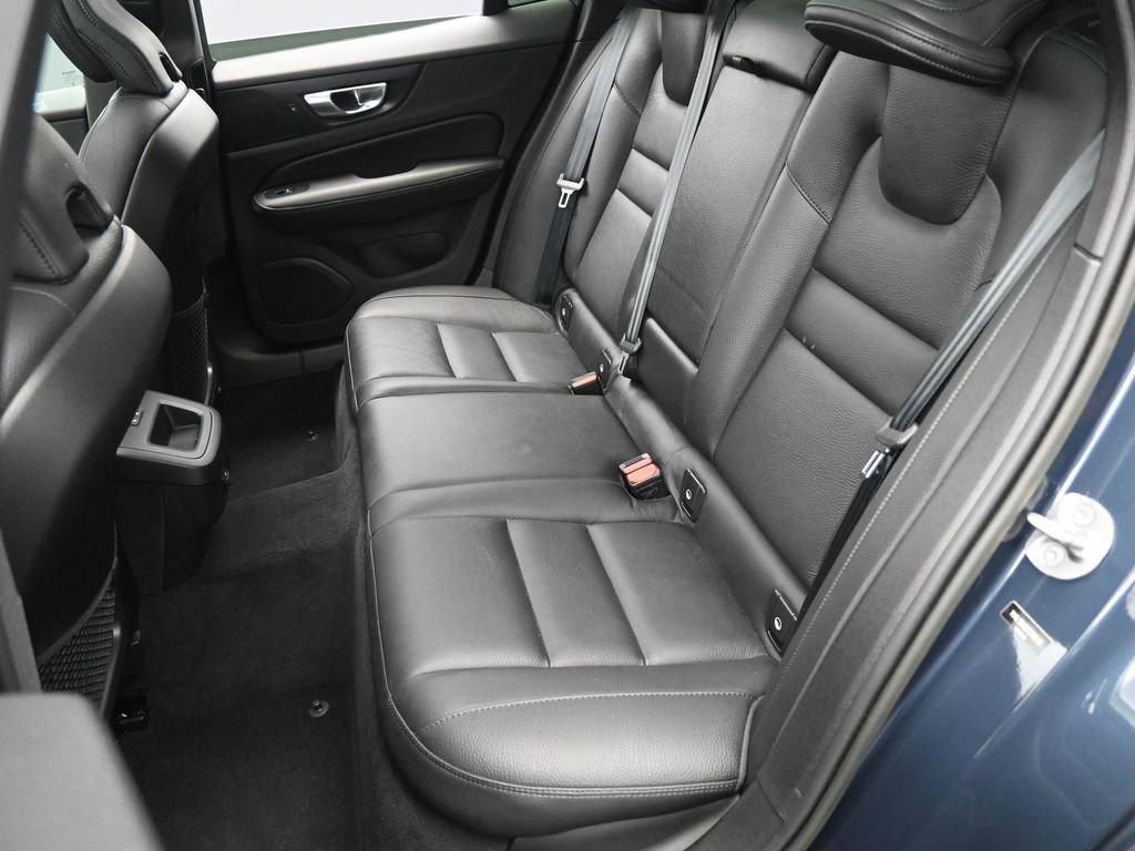 Used 2023 Volvo V60 B5 Cross Country Plus w/ Climate Package image 25