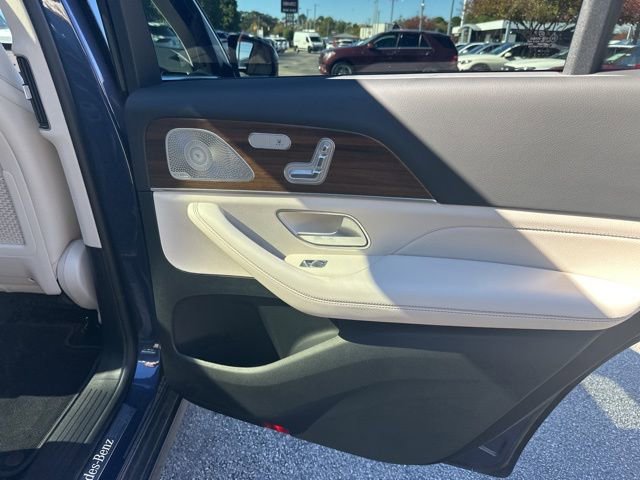 Used 2025 Mercedes-Benz GLS 450 4MATIC image 32