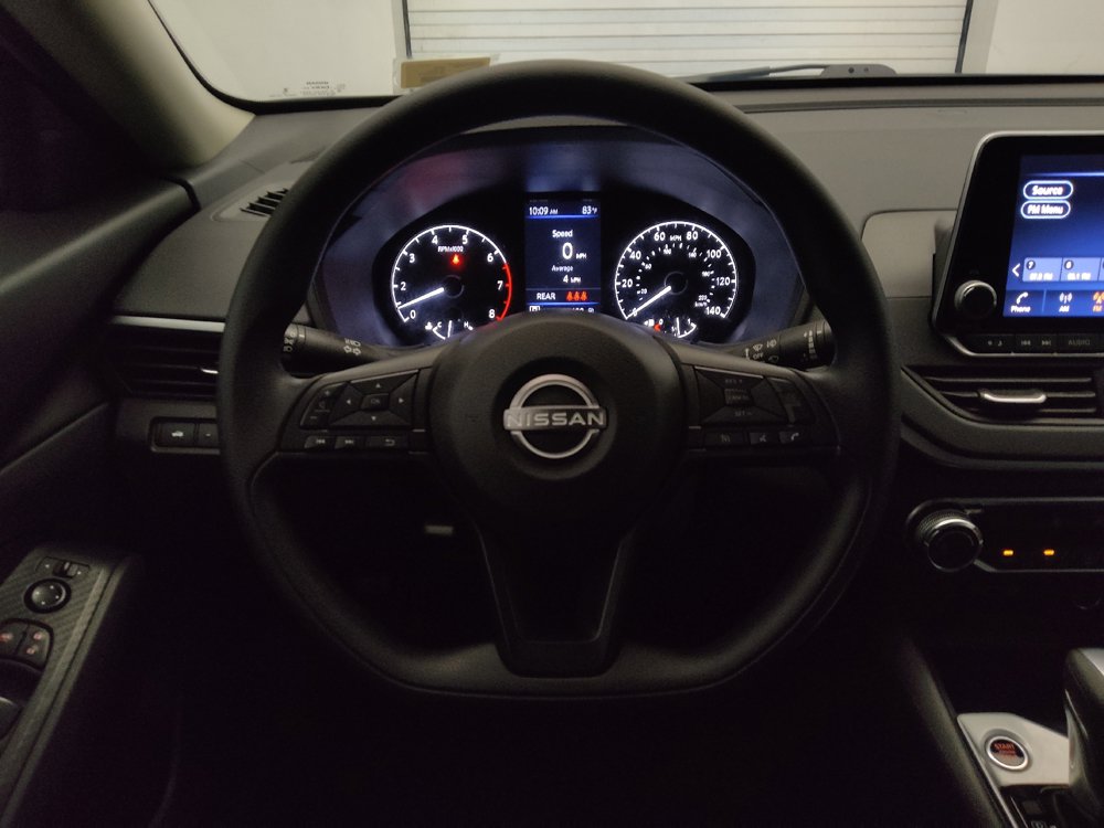 Used 2025 Nissan Altima 2.5 S FWD image 22