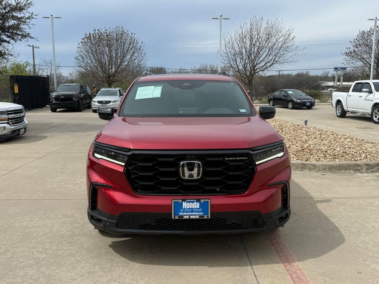 Used 2025 Honda Pilot Black Edition image 9