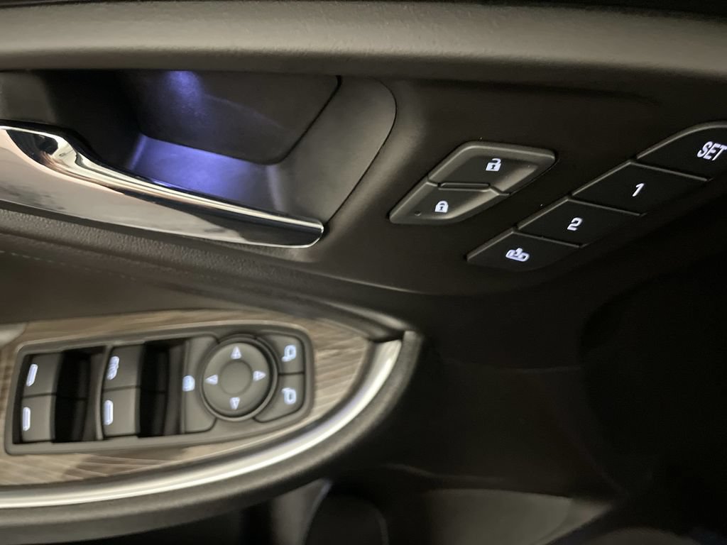 Used 2020 Chevrolet Malibu Premier FWD image 18