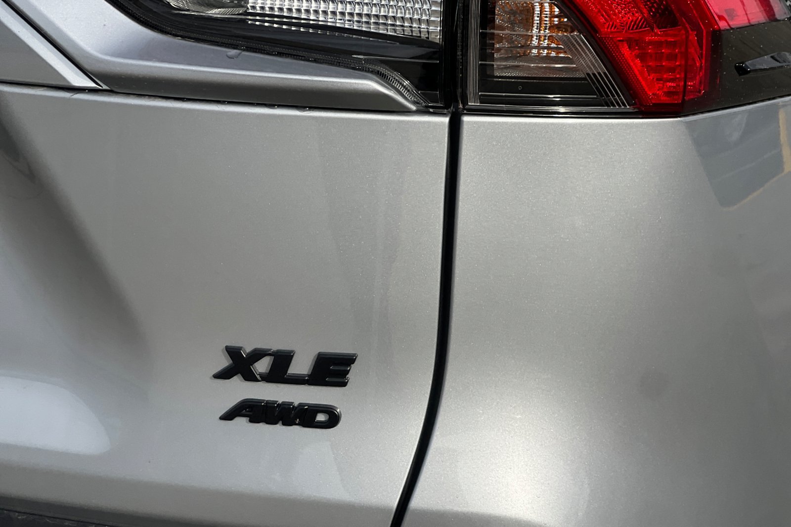 Used 2025 Toyota RAV4 XLE w/ Convenience Package AWD/4WD image 21