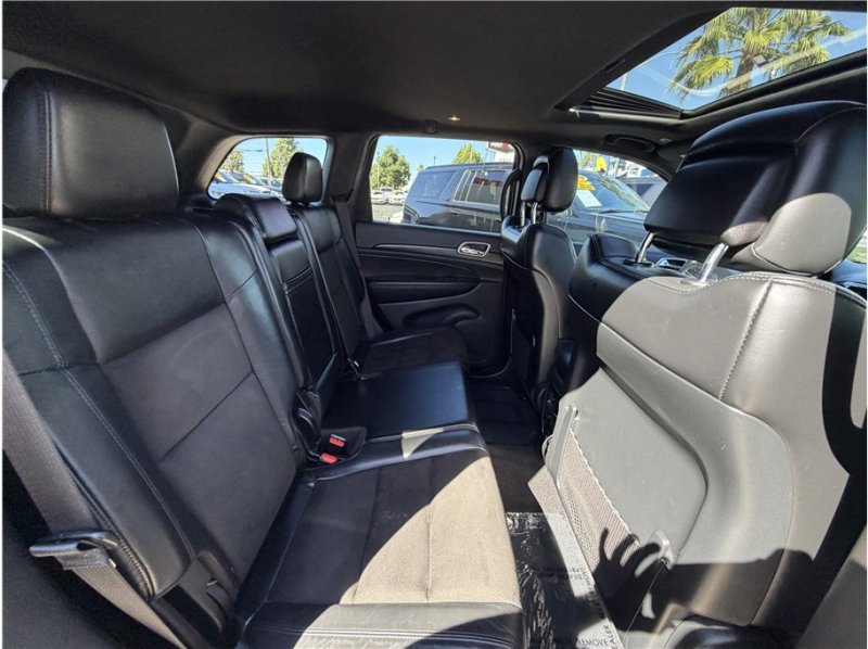 Used 2020 Jeep Grand Cherokee Altitude AWD/4WD image 28