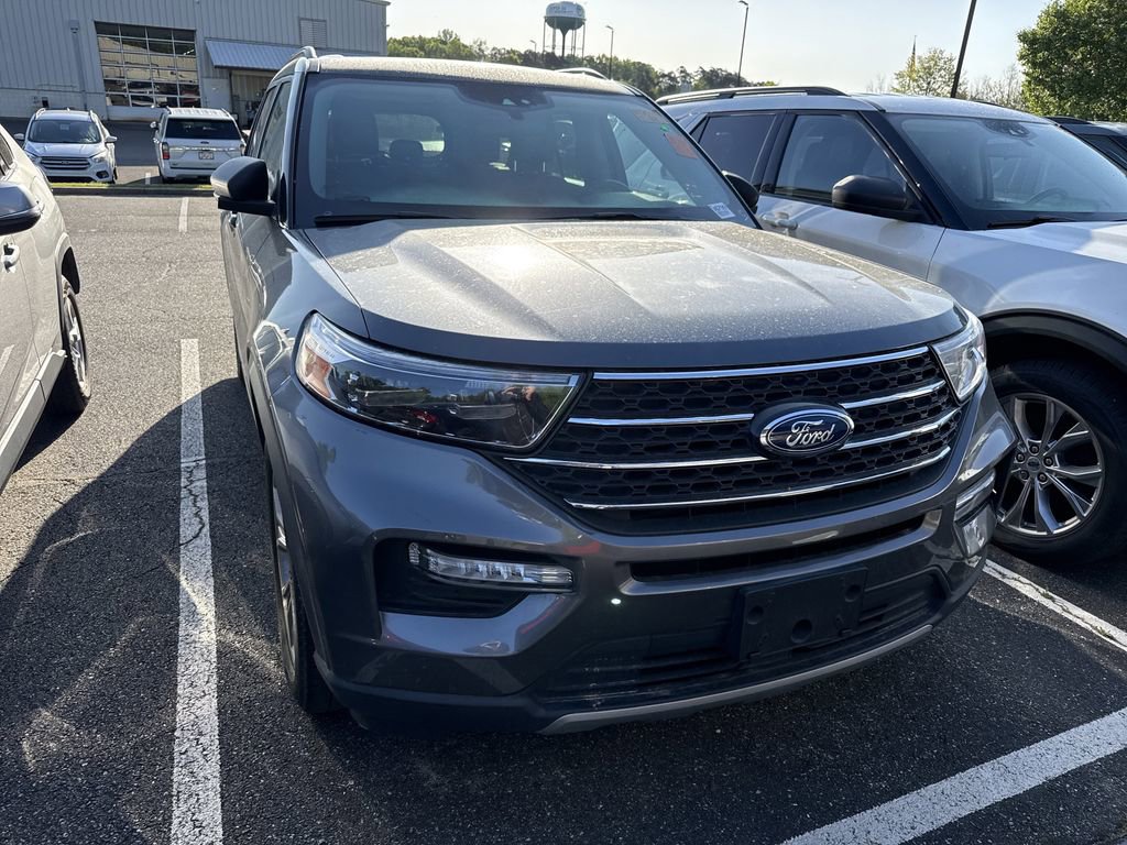 Used 2022 Ford Explorer XLT w/ Equipment Group 202A AWD/4WD image 21