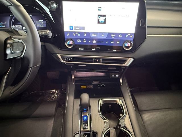 Used 2025 Lexus RX 350 FWD w/ Convenience Package image 3