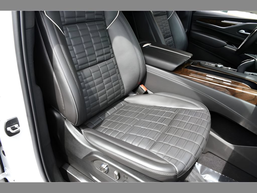Certified 2023 Cadillac Escalade Premium Luxury Platinum AWD/4WD image 31