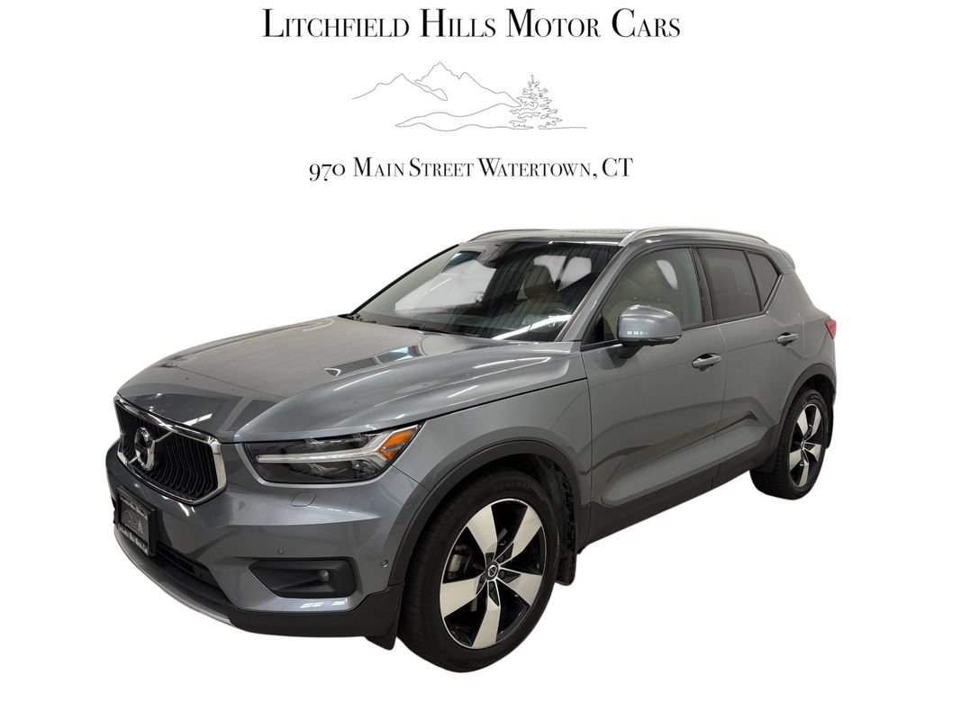 Used 2019 Volvo XC40 T5 Momentum AWD/4WD image 1