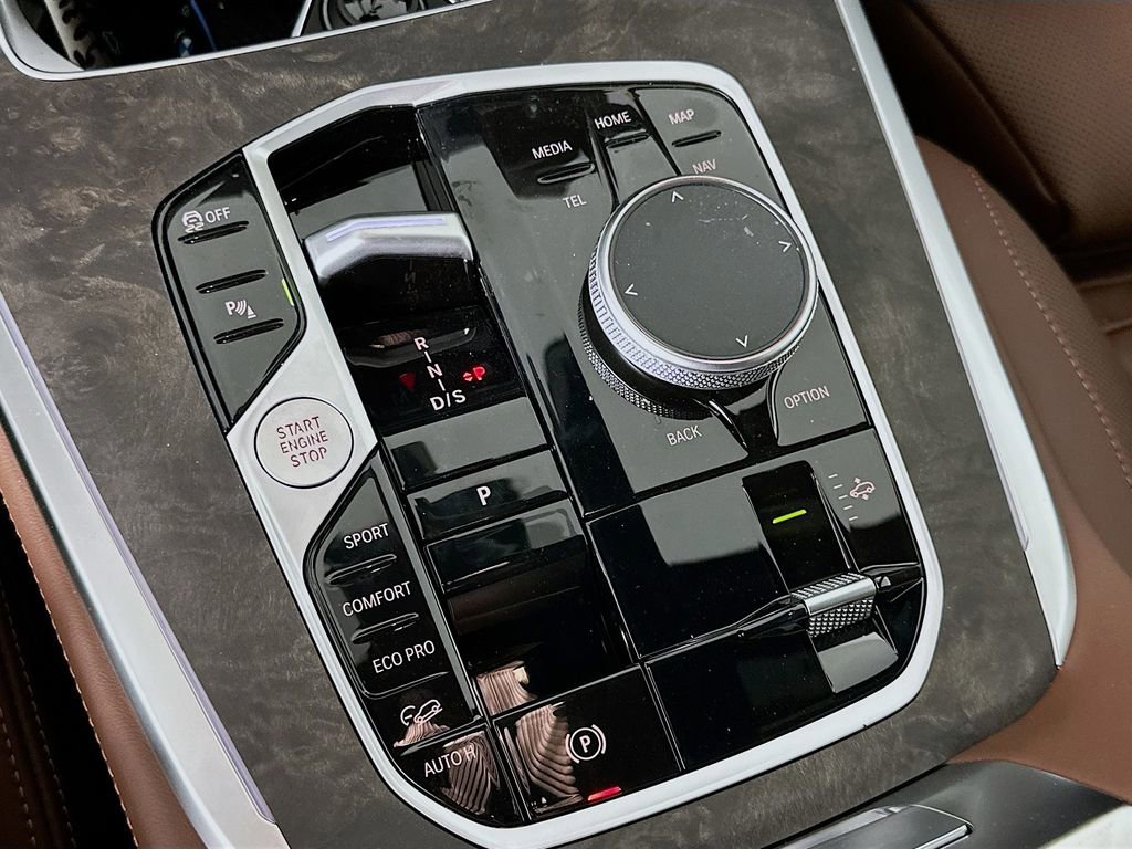 New 2026 BMW X7 M60i image 15