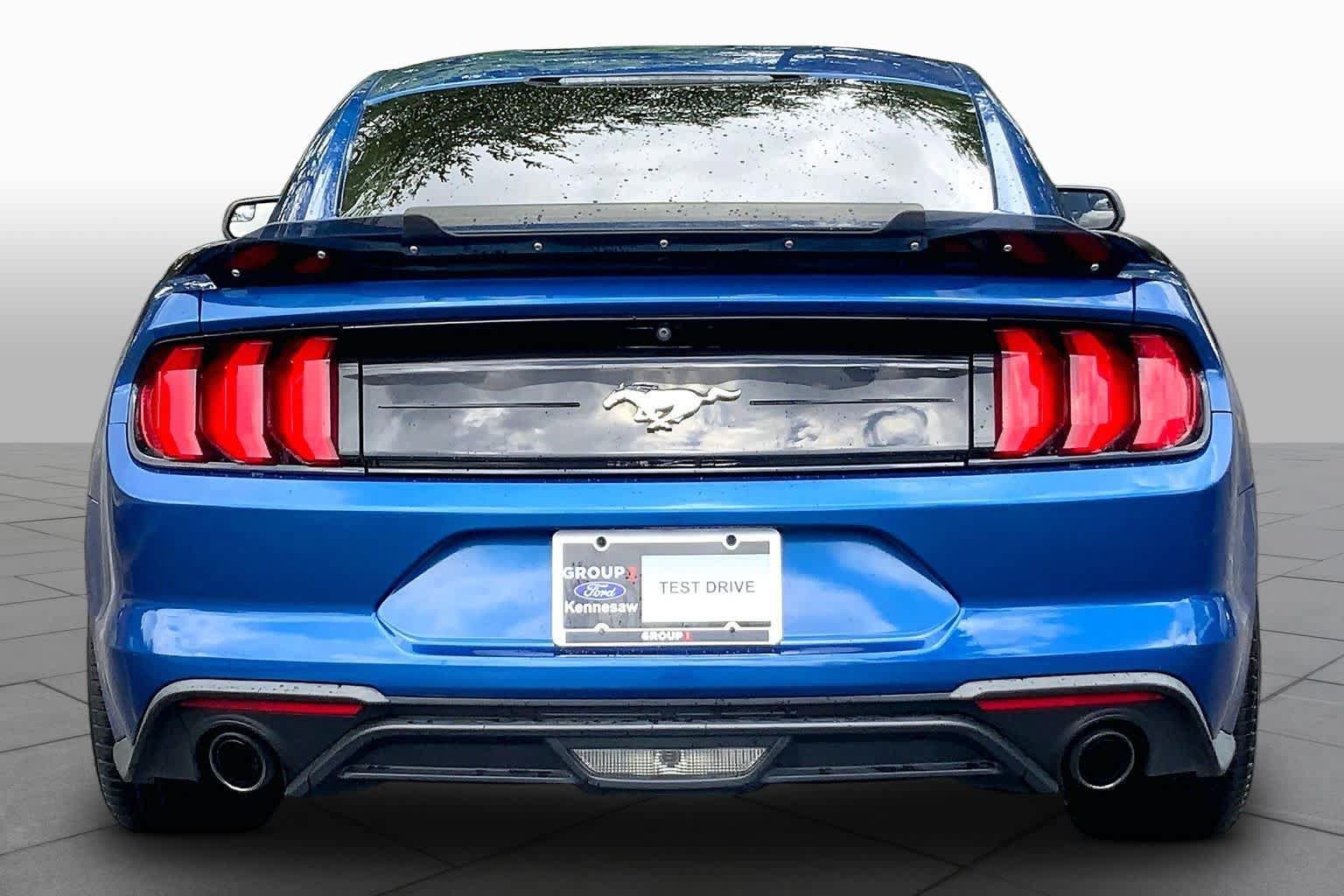 Used 2018 Ford Mustang Coupe RWD image 5