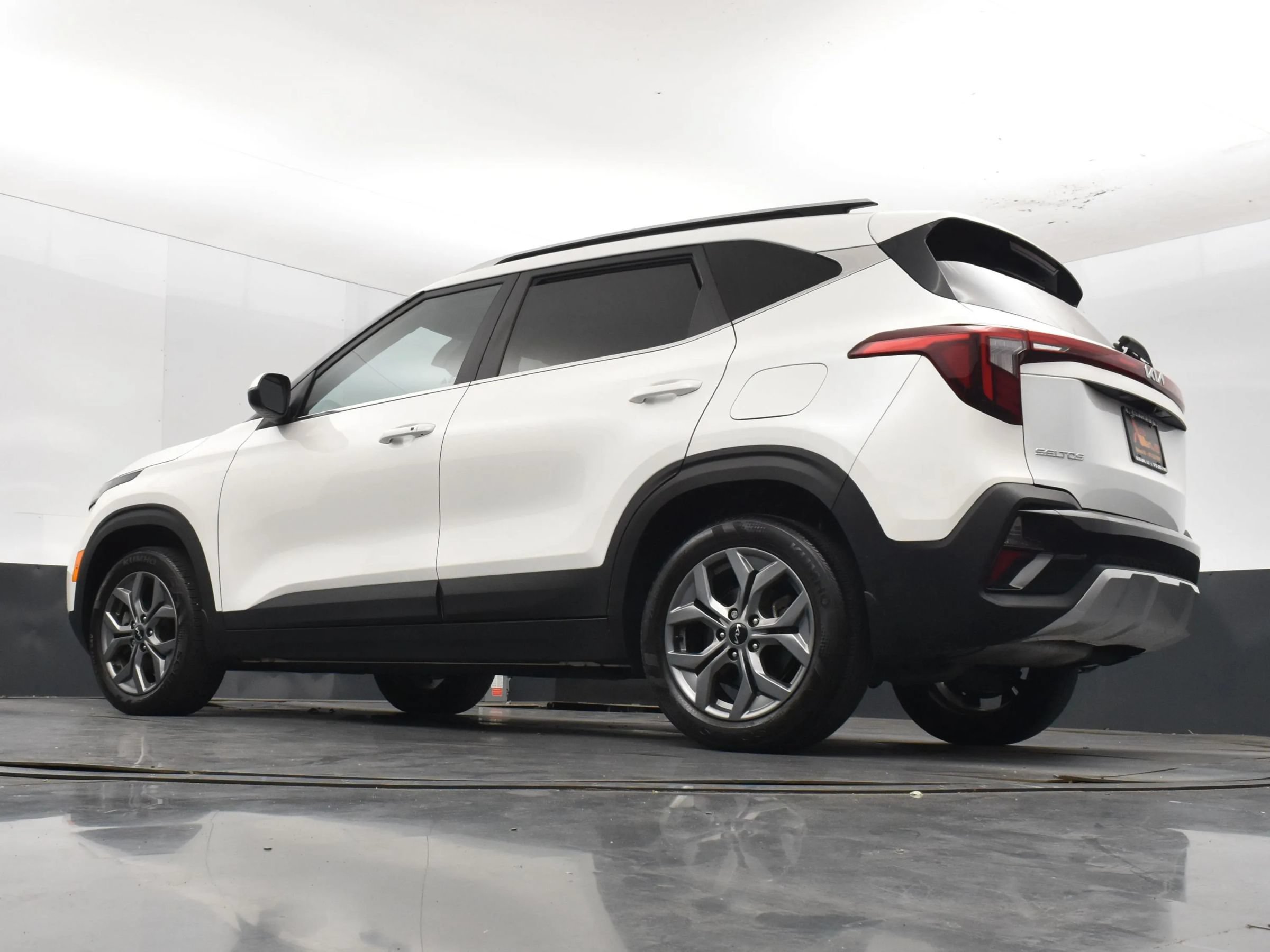 Used 2024 Kia Seltos S AWD/4WD image 9