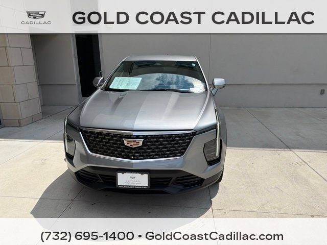 Certified 2024 Cadillac XT4 Luxury w/ Cold Weather Package FWD image 5