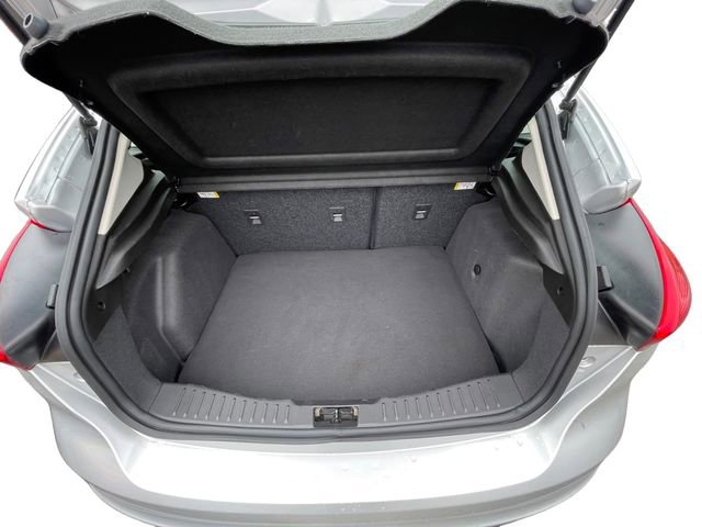 Used 2018 Ford Focus SE w/ Cold Weather Package image 19