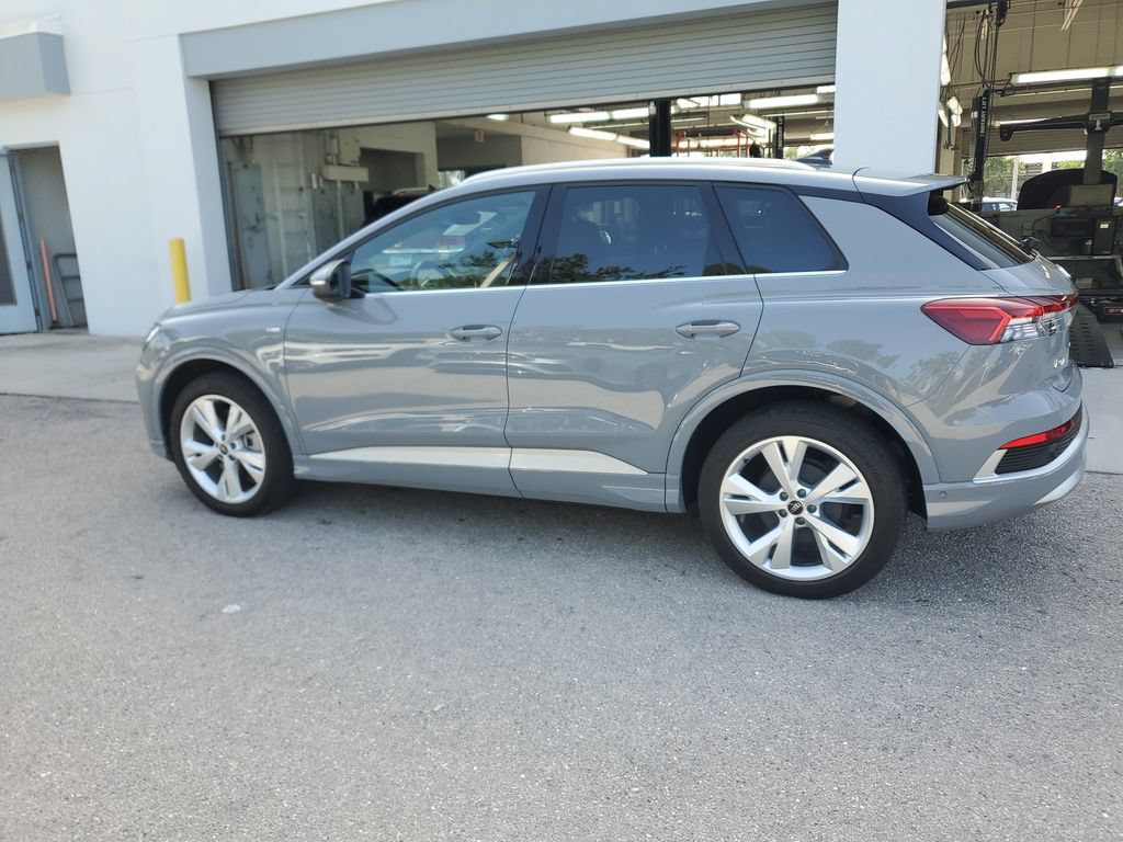 Certified 2023 Audi Q4 e-tron Prestige w/ 20" Wheel Package AWD/4WD image 8