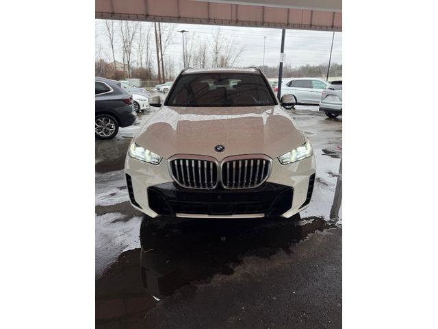 Certified 2026 BMW X5 xDrive50e w/ M Sport Package image 4