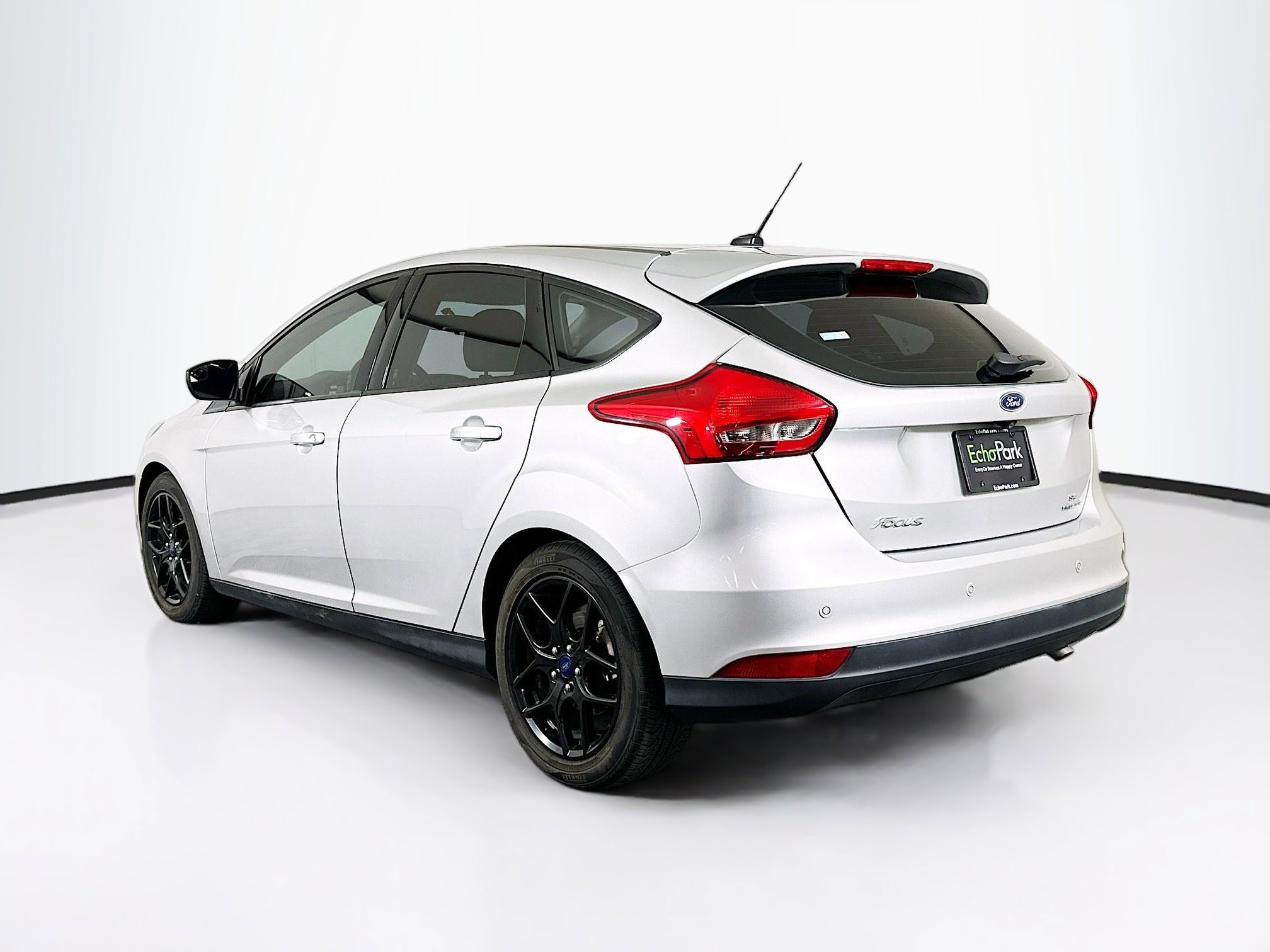 Used 2016 Ford Focus SE w/ Equipment Group 201A FWD image 5