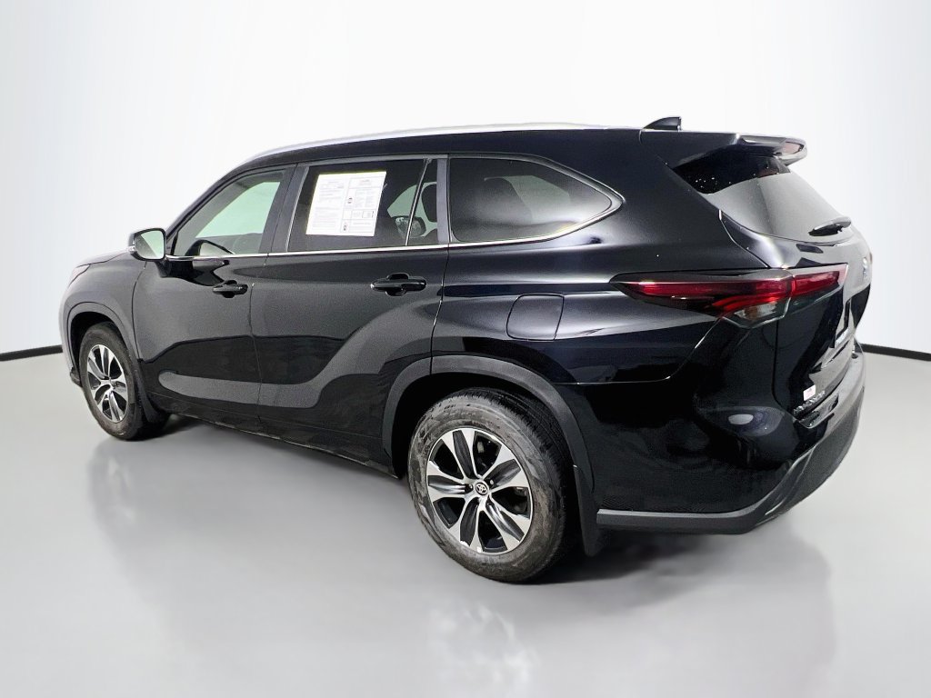 Used 2026 Toyota Highlander XLE AWD/4WD image 5