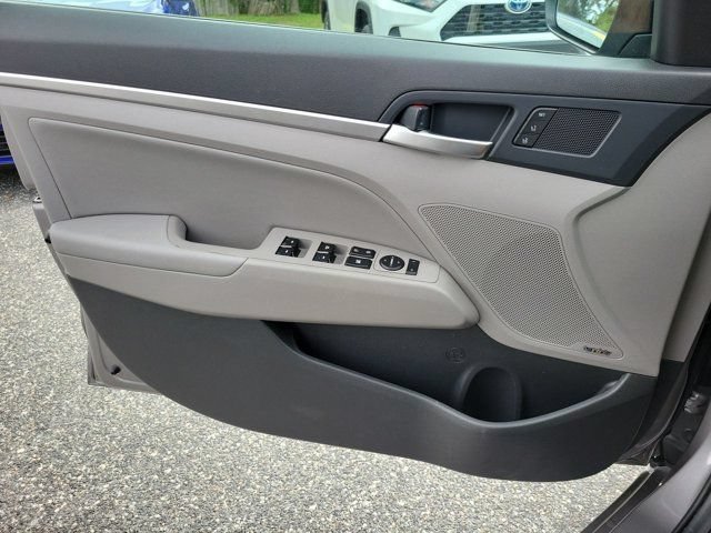 Used 2020 Hyundai Elantra Limited w/ Ultimate Package 03 FWD image 36