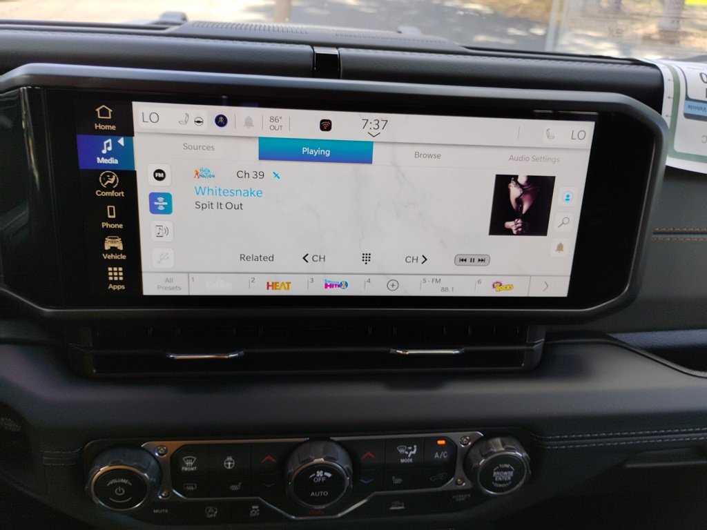 New 2025 Jeep Gladiator Mojave w/ Convenience Group image 28