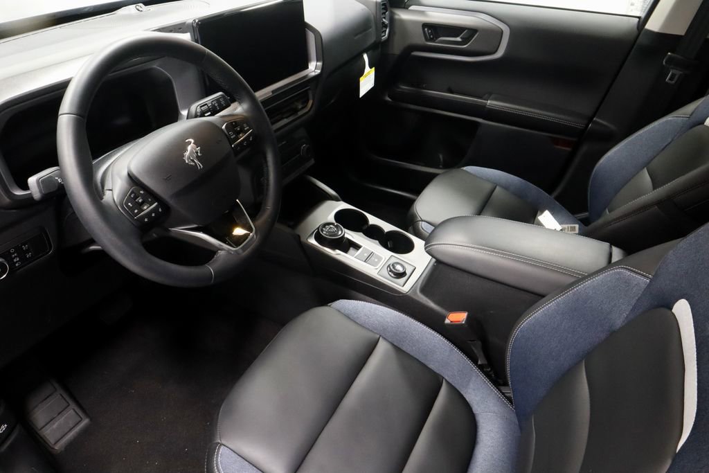 Certified 2025 Ford Bronco Sport Outer Banks w/ Outer Banks Tech Package+ AWD/4WD image 24