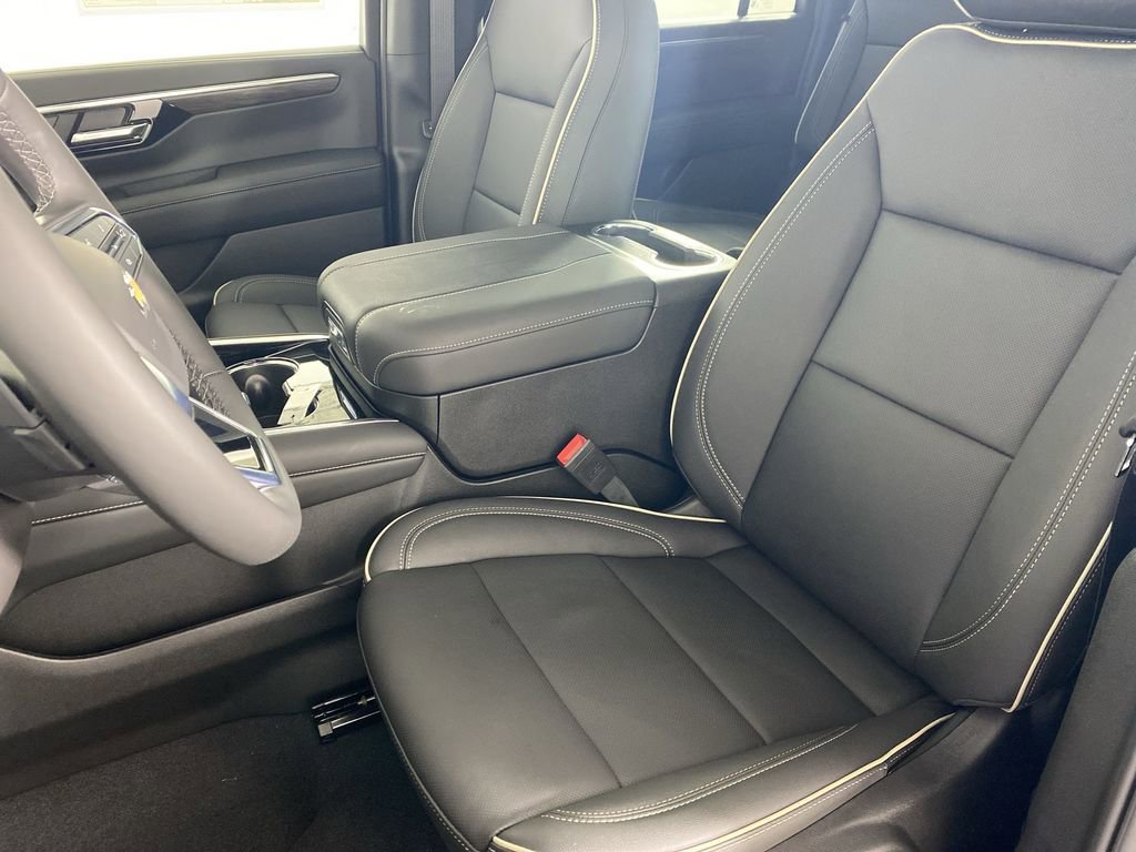 New 2025 Chevrolet Suburban Premier image 21