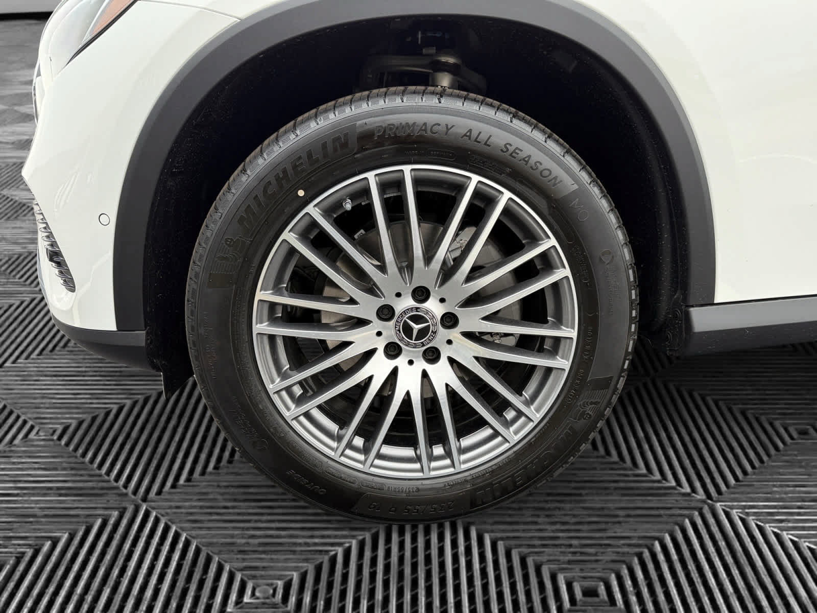Used 2026 Mercedes-Benz GLC 300 4MATIC image 9