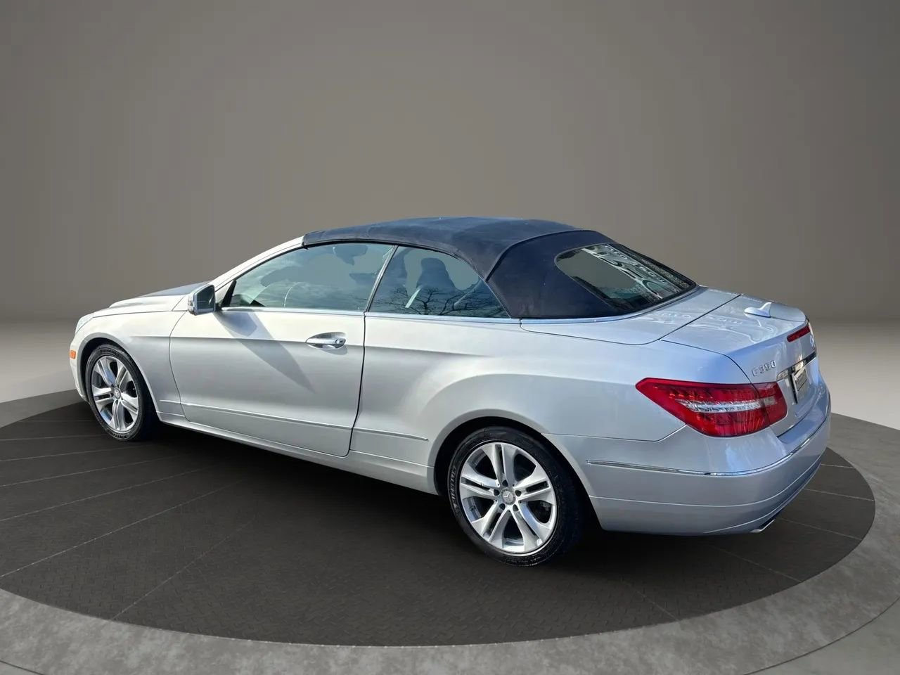 Used 2011 Mercedes-Benz E 350 Cabriolet image 11