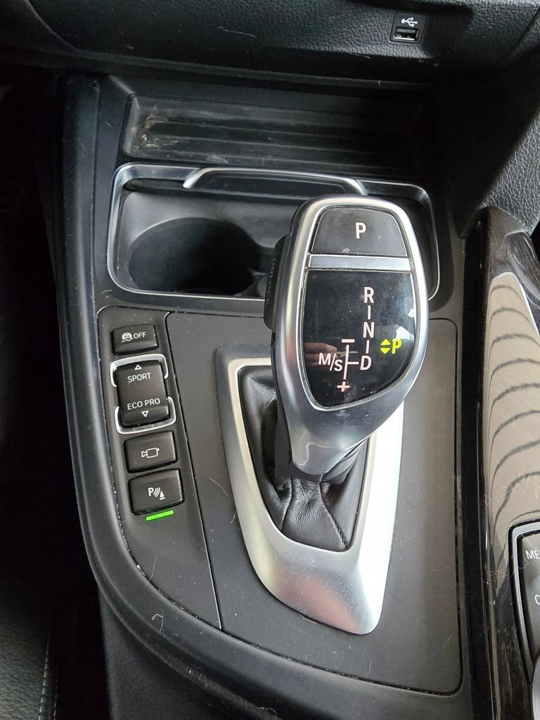 Used 2018 BMW 340i Gran Turismo xDrive image 25