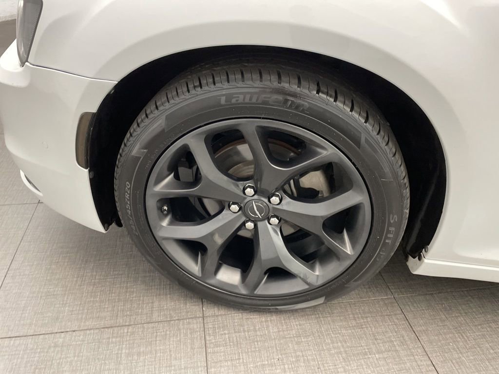 Certified 2022 Chrysler 300 S image 11