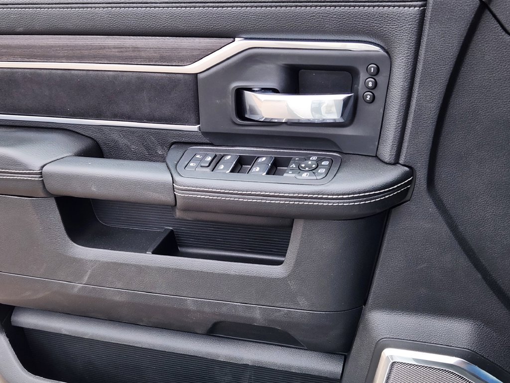 New 2026 RAM 2500 Laramie AWD/4WD image 6
