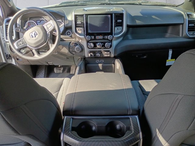 New 2026 RAM 1500 Express AWD/4WD image 11