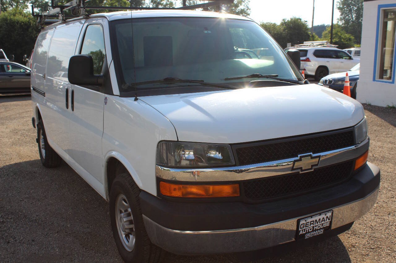 Used 2015 Chevrolet Express 3500 RWD image 3