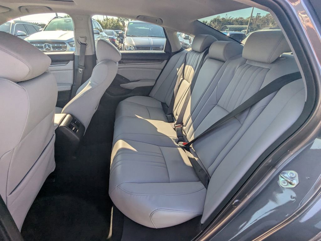 Used 2018 Honda Accord Touring image 25