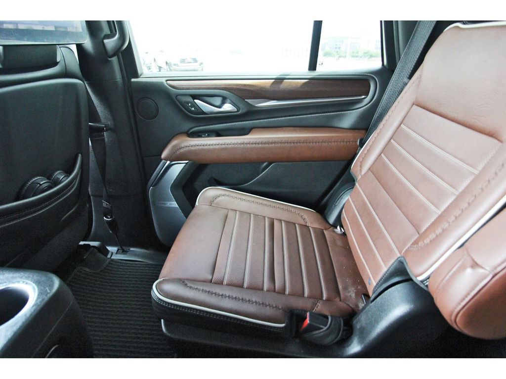 Used 2024 GMC Yukon Denali Ultimate AWD/4WD image 12