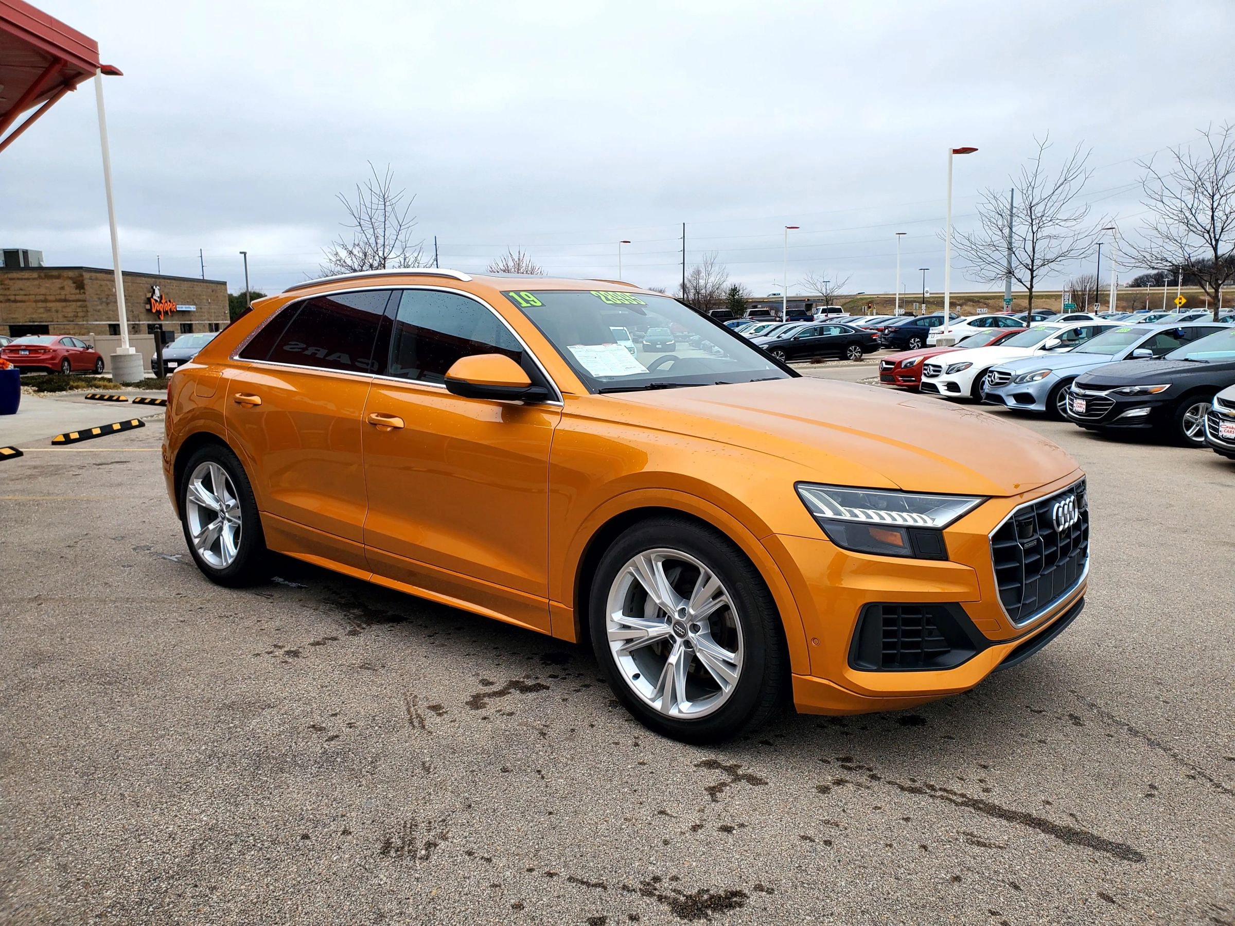 Used 2019 Audi Q8 Prestige w/ Luxury Package AWD/4WD image 3