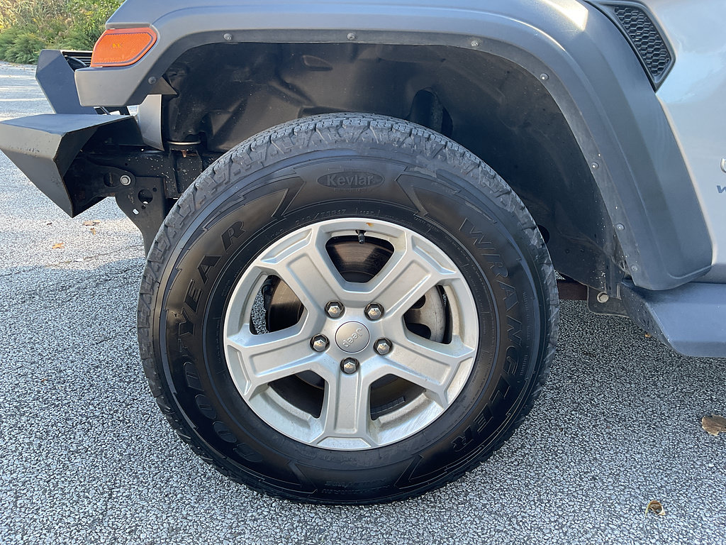 Used 2018 Jeep Wrangler Unlimited Sport S AWD/4WD image 13