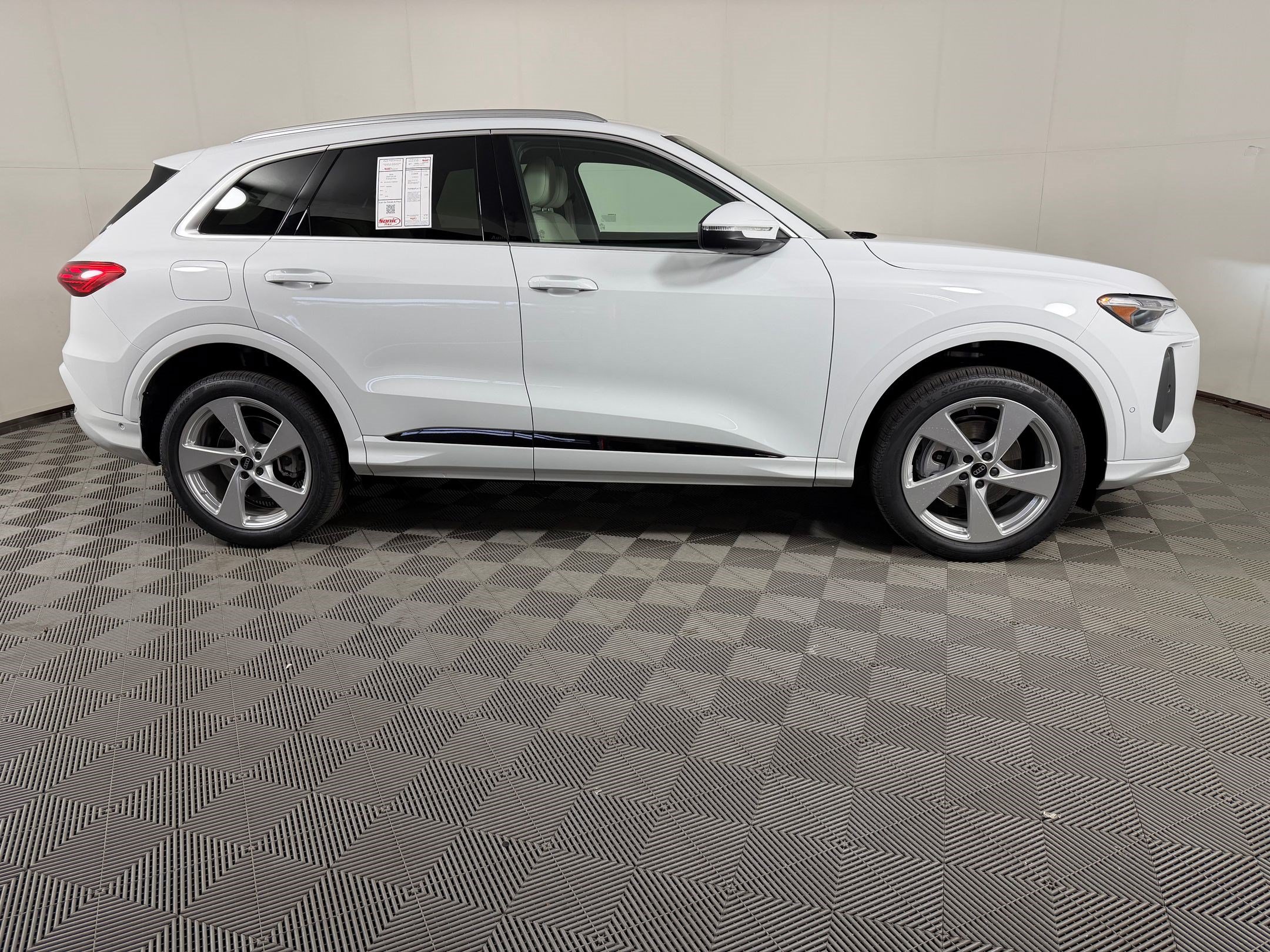 New 2026 Audi Q5 Premium Plus w/ Premium Plus AWD/4WD image 8