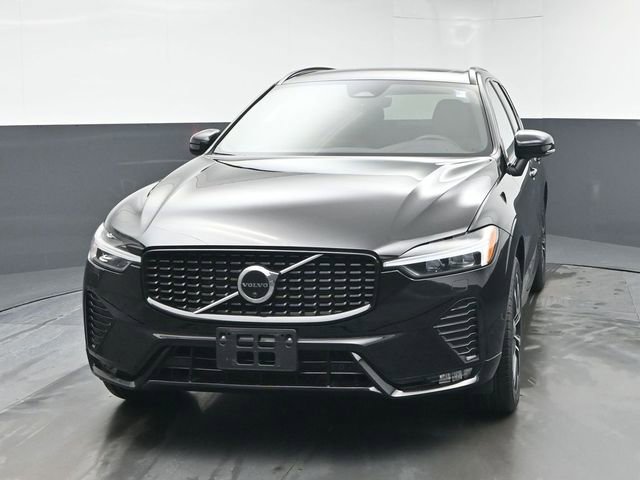 Used 2023 Volvo XC60 B5 Plus w/ Climate Package image 3