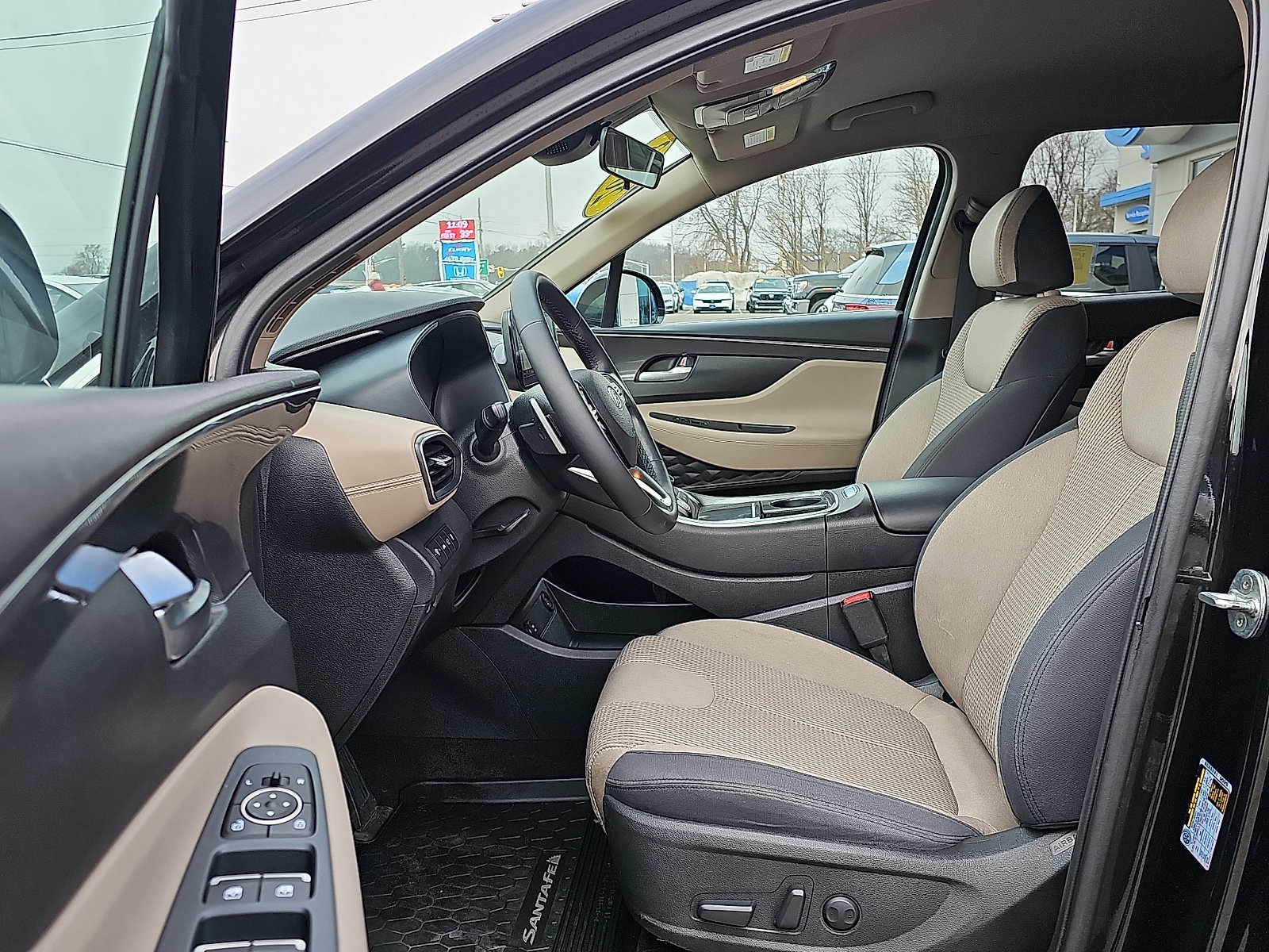Used 2023 Hyundai Santa Fe SEL w/ Cargo Package image 14