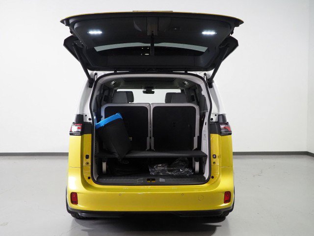 Used 2025 Volkswagen ID. Buzz 1st Edition image 43