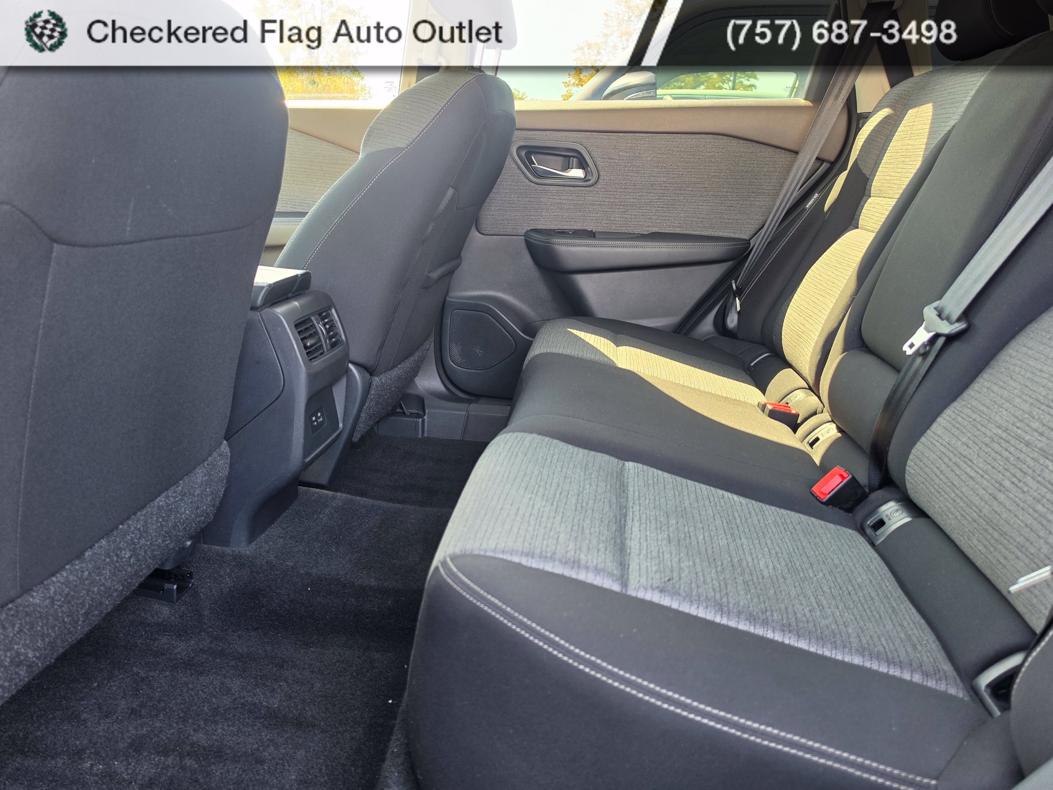 Used 2023 Nissan Rogue SV AWD/4WD image 18