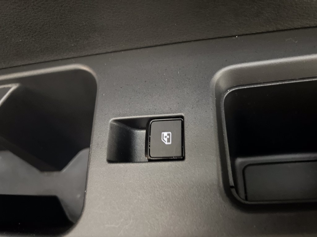 Used 2026 Nissan Pathfinder SL FWD image 26