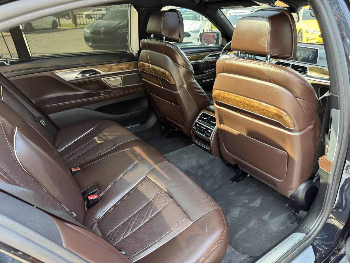 Used 2016 BMW 750i xDrive AWD/4WD image 38