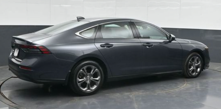 Used 2024 Honda Accord EX image 2