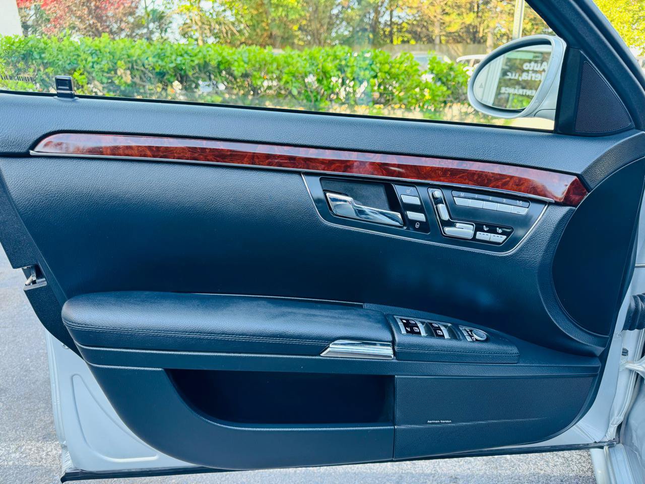 Used 2009 Mercedes-Benz S 550 4MATIC image 16