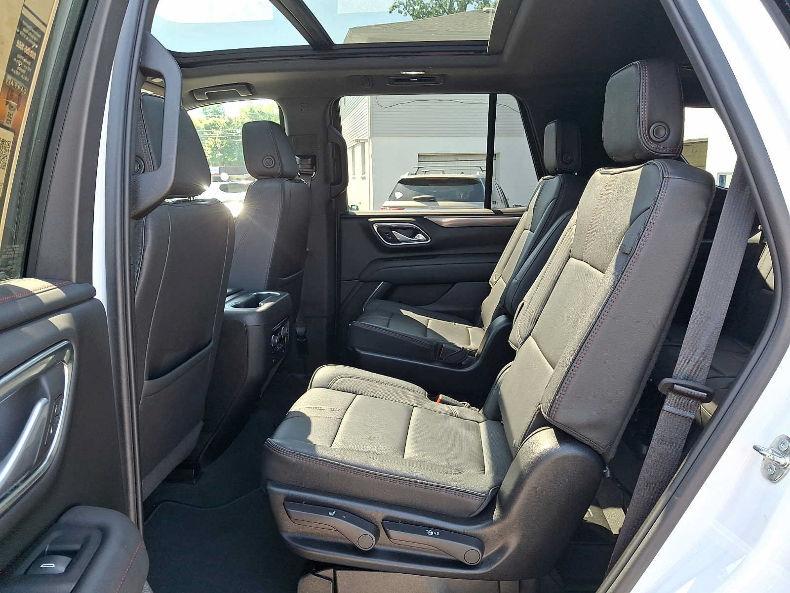 Used 2023 Chevrolet Tahoe RST w/ Luxury Package AWD/4WD image 10