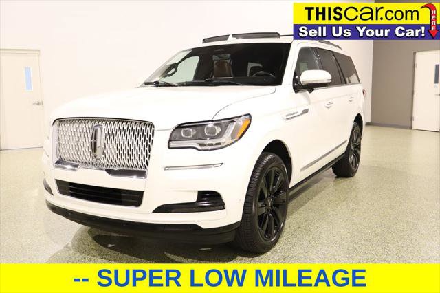 Used 2022 Lincoln Navigator Reserve image 3